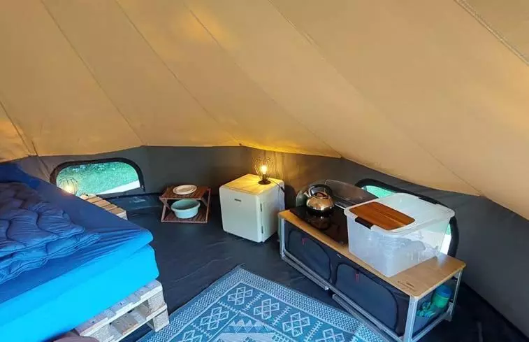 Hotelli Charmecamping & Appartementen De Regge Vallei
