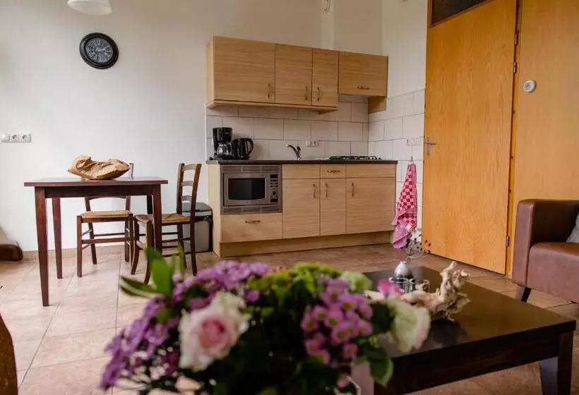 Hotelli Charmecamping & Appartementen De Regge Vallei