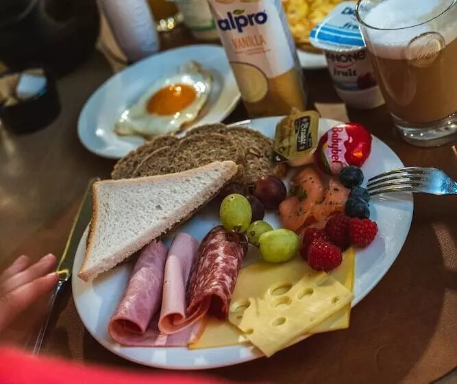 Hotelli Guesthouse De La Paix