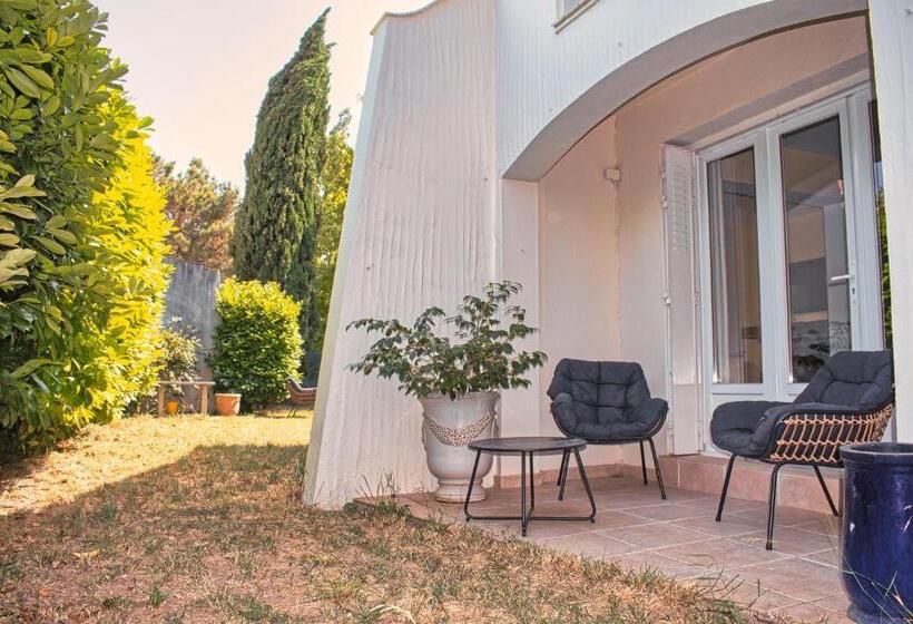 Agréable Maison 3 Chambres Avec Piscine