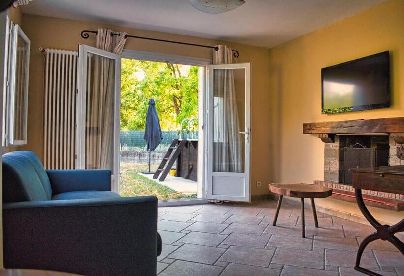 Agréable Maison 3 Chambres Avec Piscine