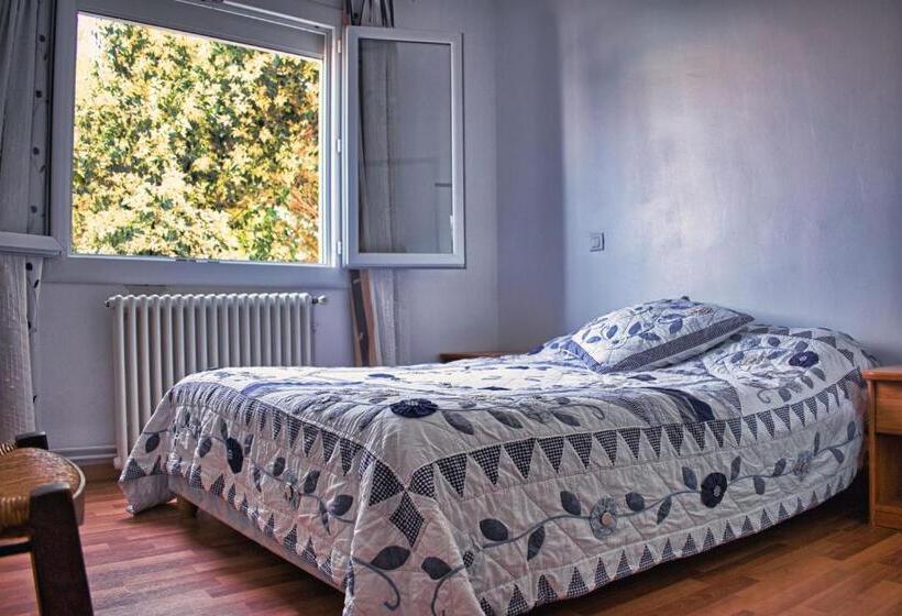 Agréable Maison 3 Chambres Avec Piscine