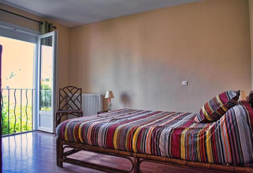 Agréable Maison 3 Chambres Avec Piscine