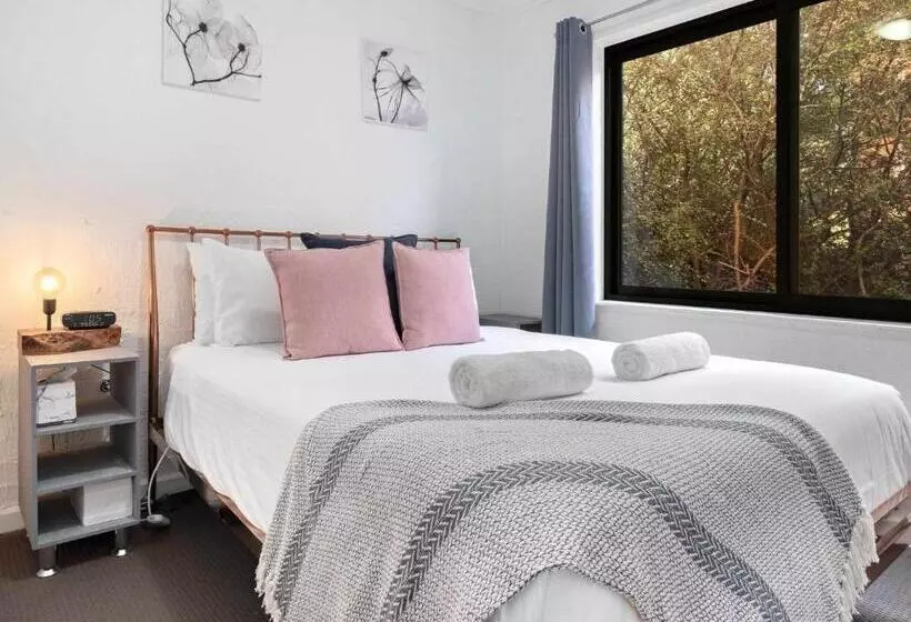 Aspen Court 8