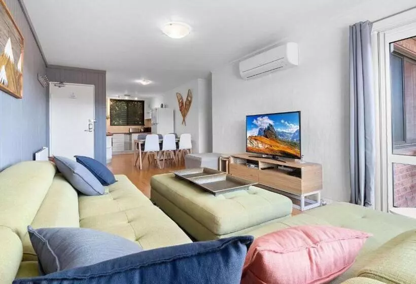 Aspen Court 8