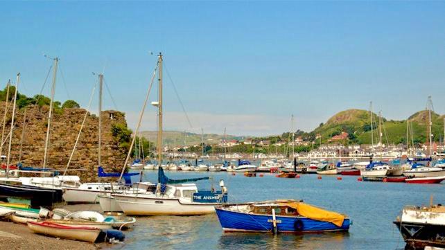 Beautiful Ancient Stone Cottage, Local Walks & Pub!