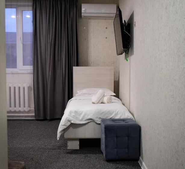 هتل Continent Halal