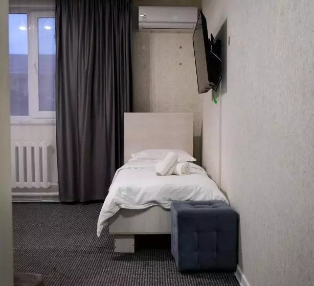 هتل Continent Halal