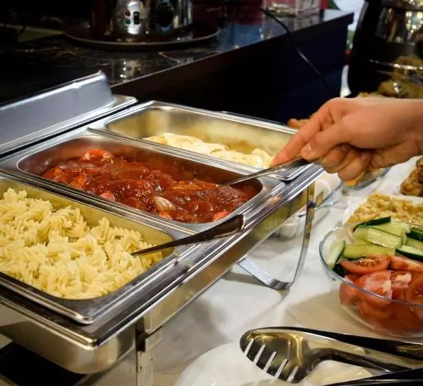 هتل Continent Halal