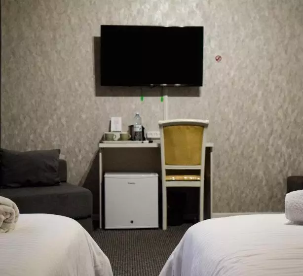 هتل Continent Halal