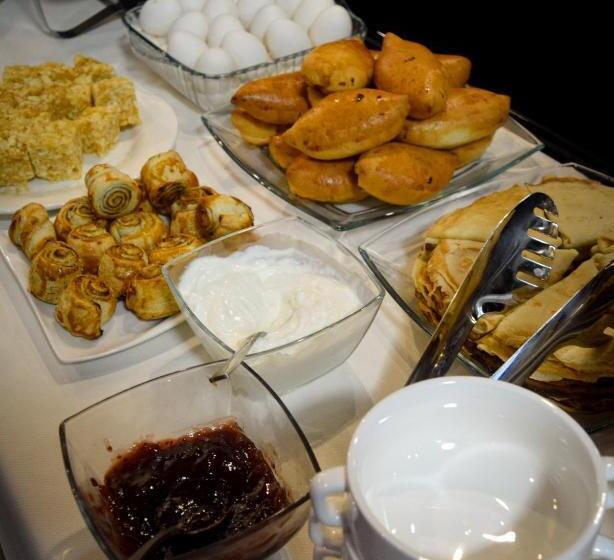 هتل Continent Halal