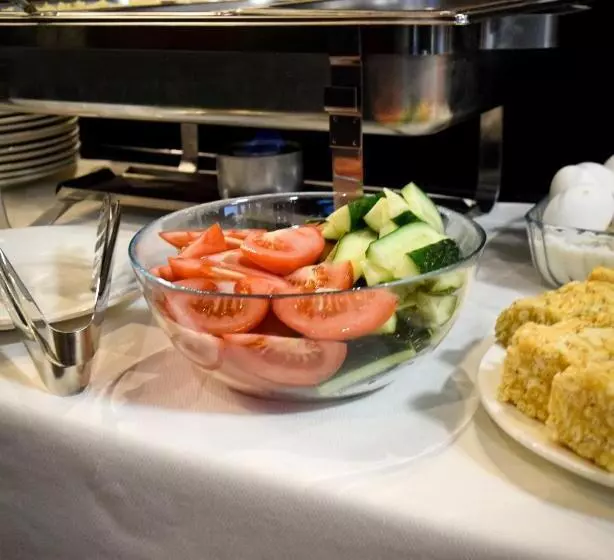 هتل Continent Halal