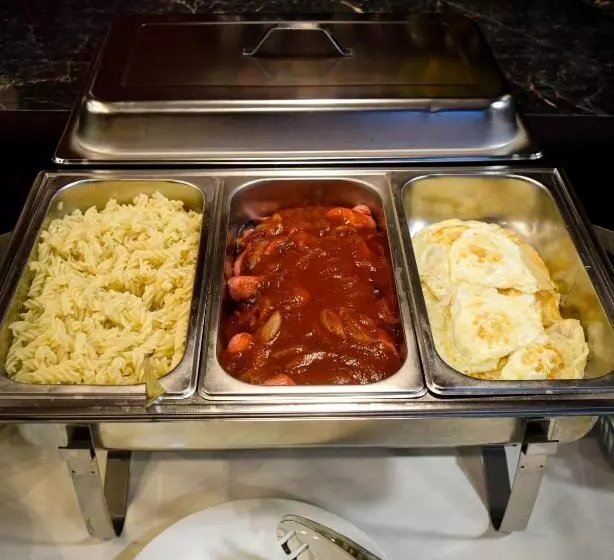 هتل Continent Halal