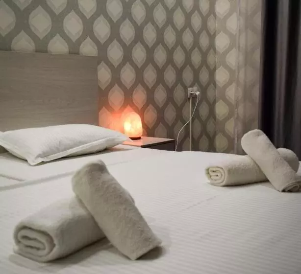 هتل Continent Halal