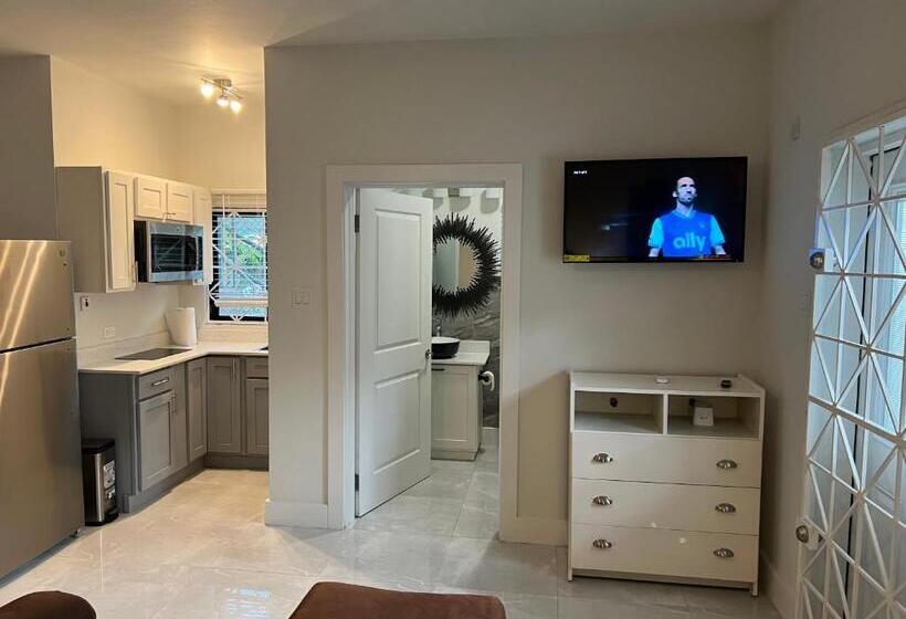 Luxury Studio Rooftop Pool N View Unit #4