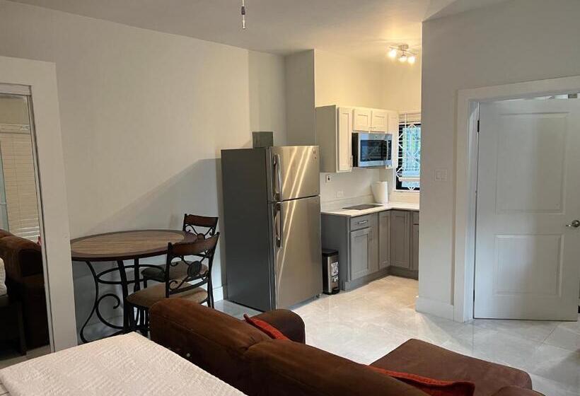 Luxury Studio Rooftop Pool N View Unit #4