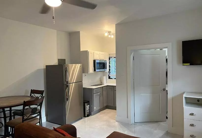 Luxury Studio Rooftop Pool N View Unit #4