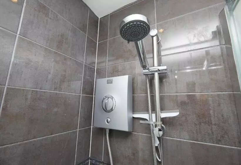 Royal Derby Hospital 3 Bed Town House