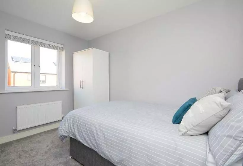 Royal Derby Hospital 3 Bed Town House