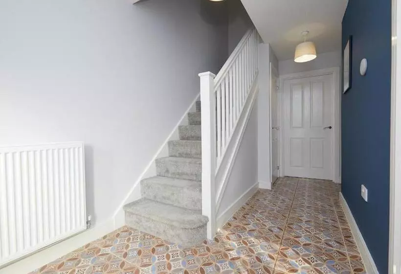 Royal Derby Hospital 3 Bed Town House