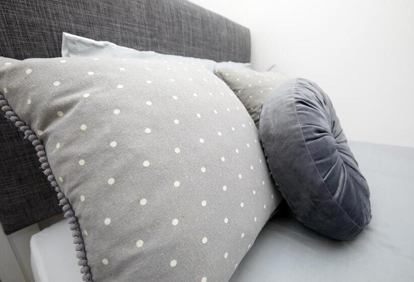 Royal Derby Hospital 3 Bed Town House