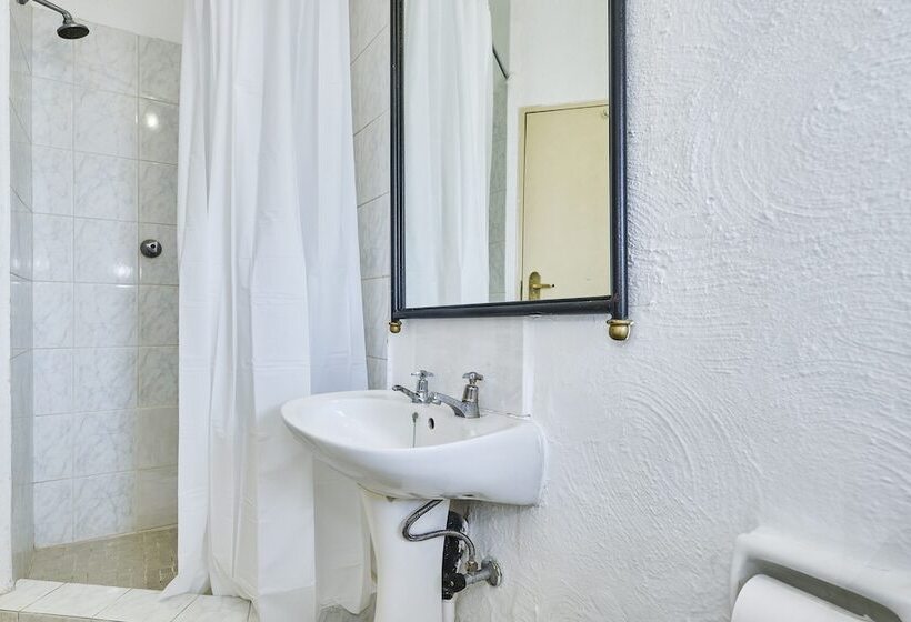 Hotel Inn & Out Sandton Park