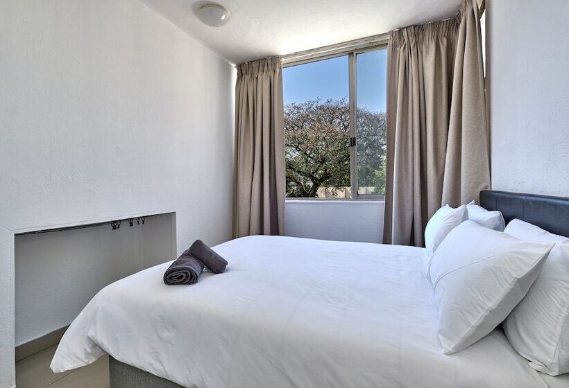 Hotel Inn & Out Sandton Park