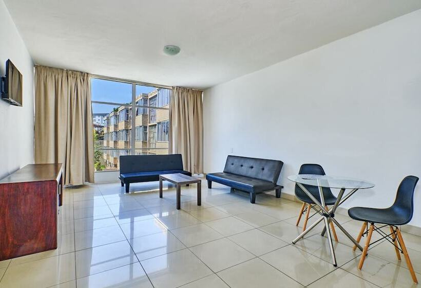 Hotel Inn & Out Sandton Park