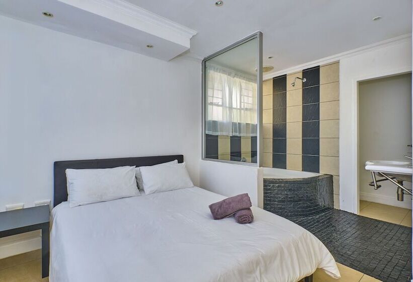 Hotel Inn & Out Sandton Park