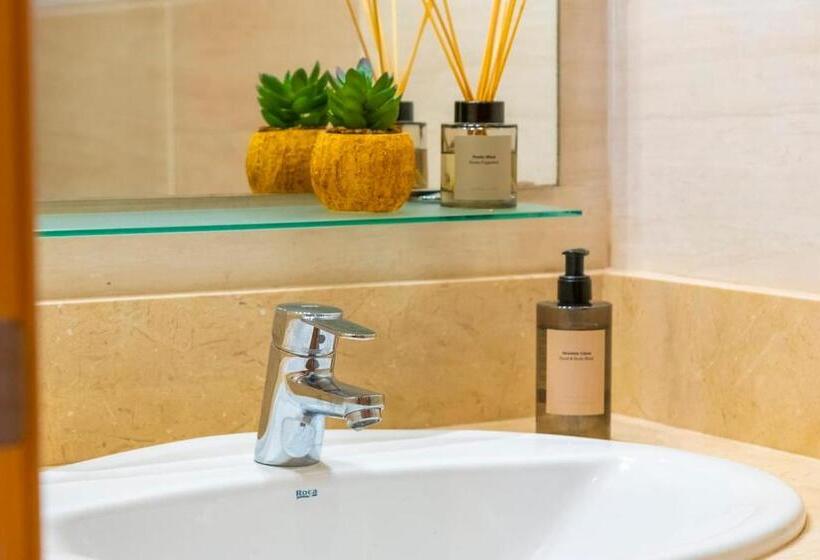 Modern Bright And Welcoming Ocean View Apartment