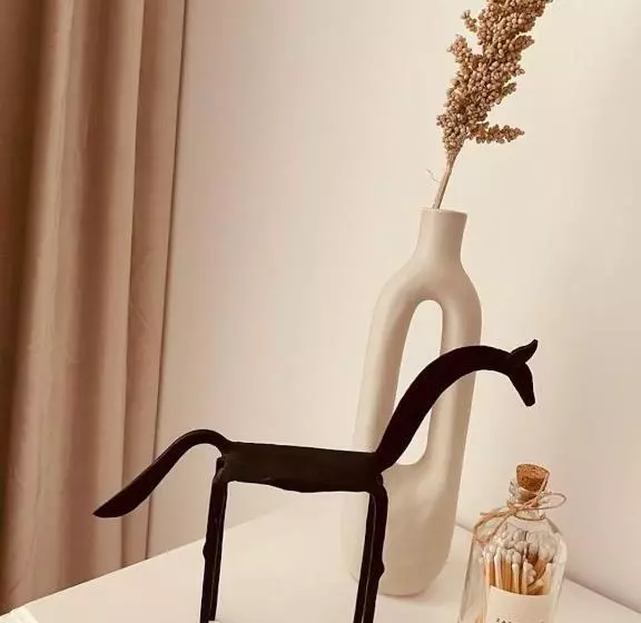 Modern Bright And Welcoming Ocean View Apartment