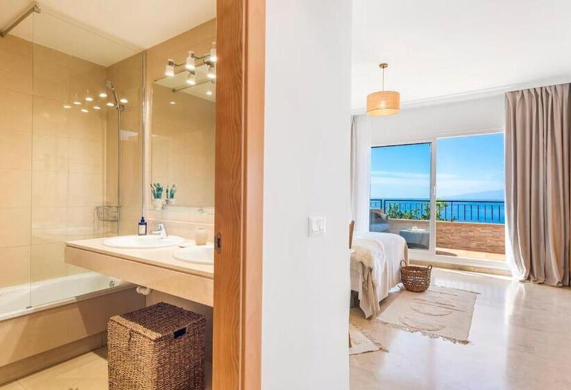 Modern Bright And Welcoming Ocean View Apartment