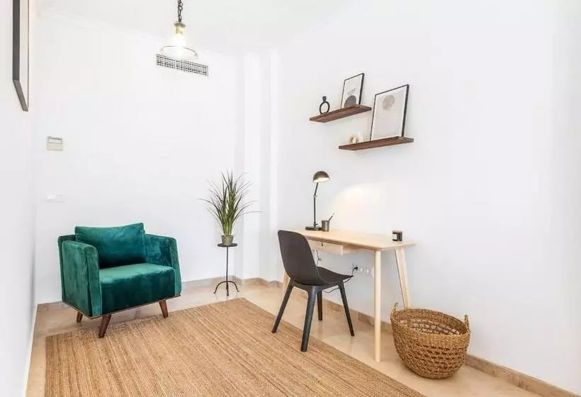 Modern Bright And Welcoming Ocean View Apartment