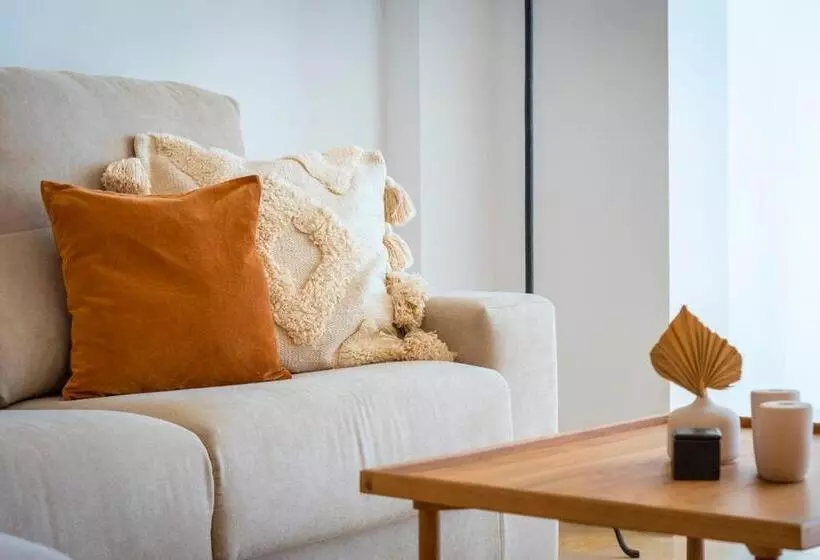 Modern Bright And Welcoming Ocean View Apartment