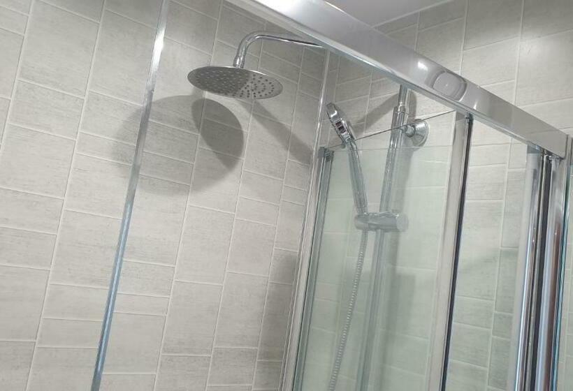 膳宿费 Bracknell Small Studio