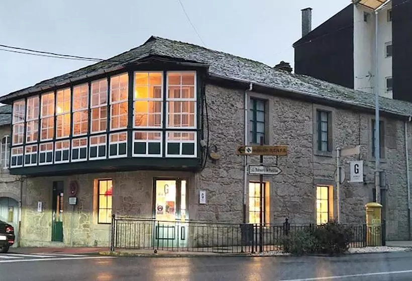 Piso Céntrico Amplio, Luminoso, En Casa De Piedra