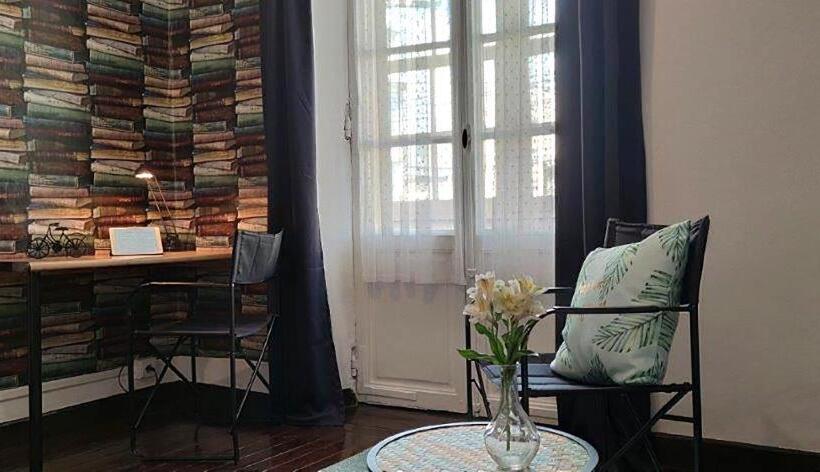 Piso Céntrico Amplio, Luminoso, En Casa De Piedra