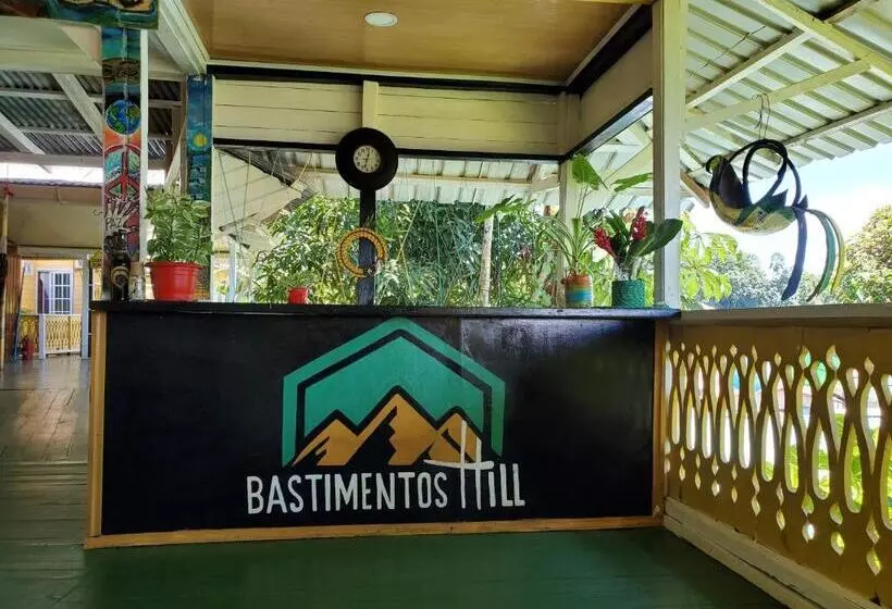 هاستل Bastimentos Hill Guest House