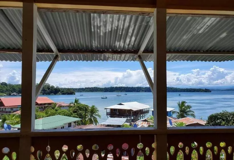 هاستل Bastimentos Hill Guest House
