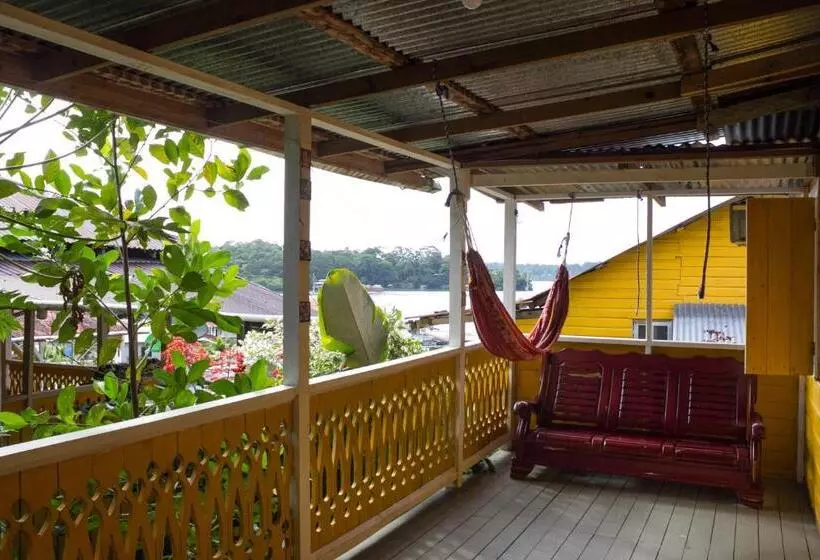 هاستل Bastimentos Hill Guest House