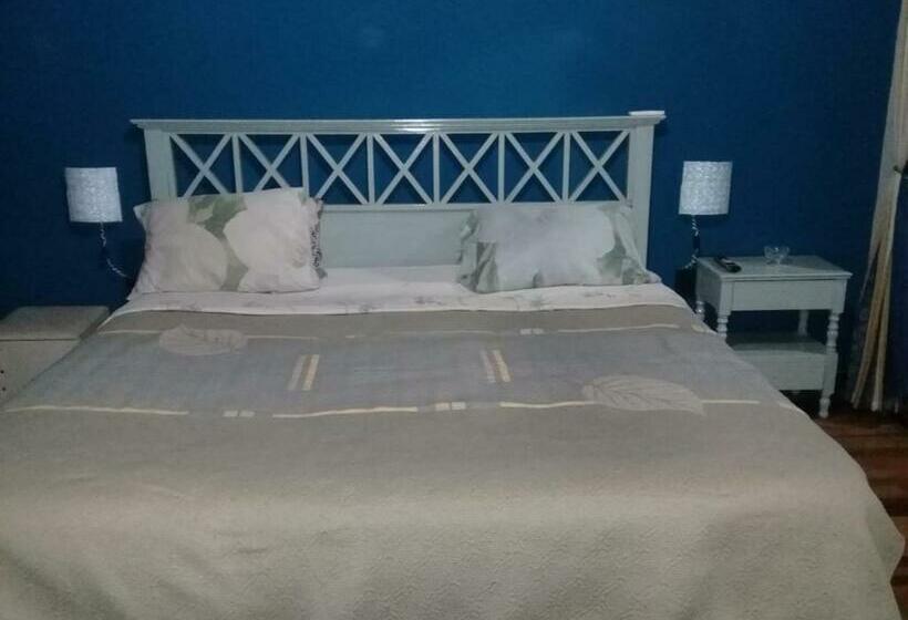 تختخواب و صبحانه óga Rory