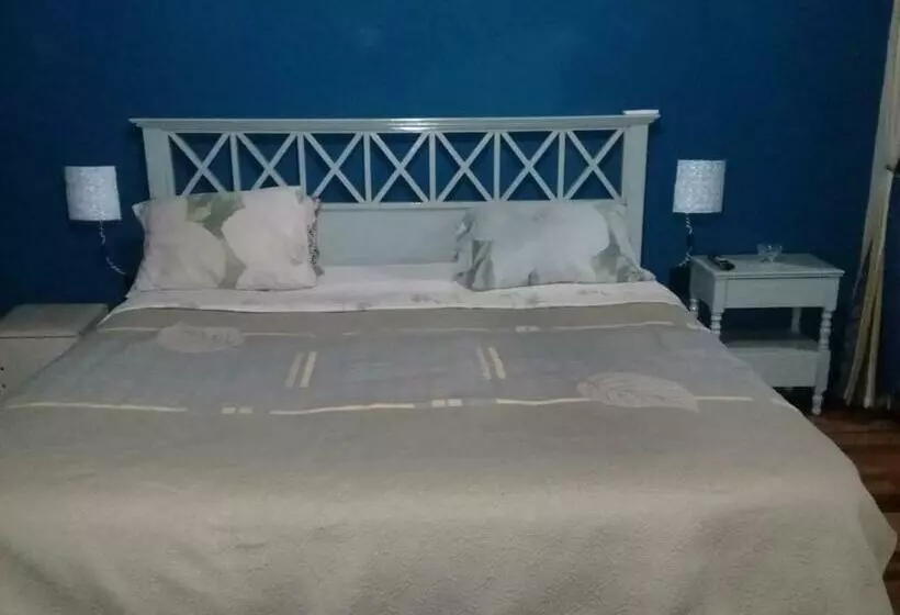 تختخواب و صبحانه óga Rory