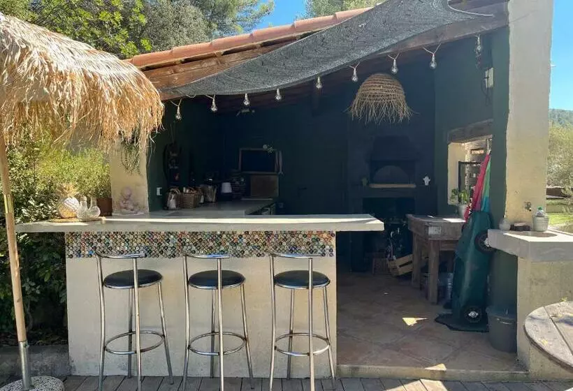 Aamiaismajoitus (B&B) La Maison Perchée