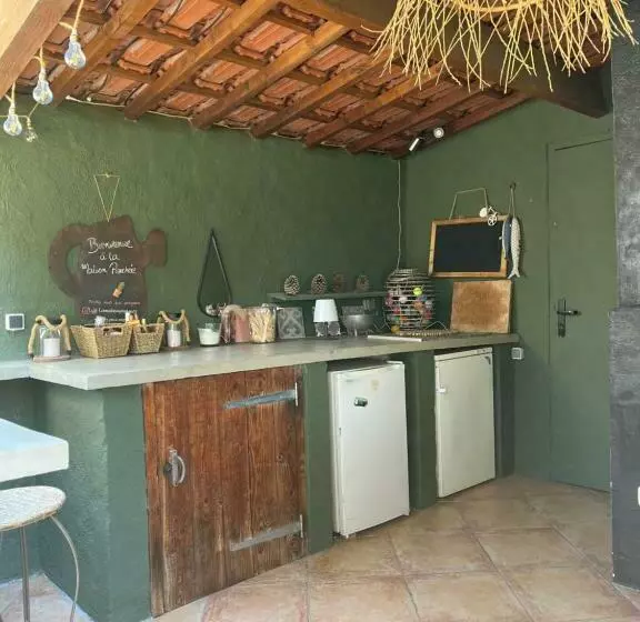 Aamiaismajoitus (B&B) La Maison Perchée