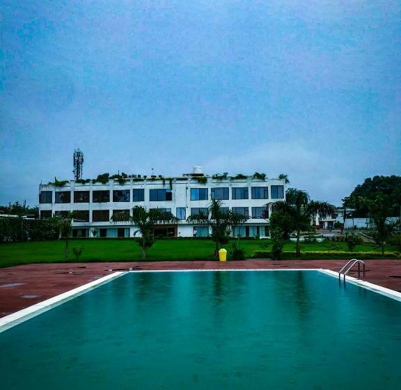 فندق Gautam S And Resort