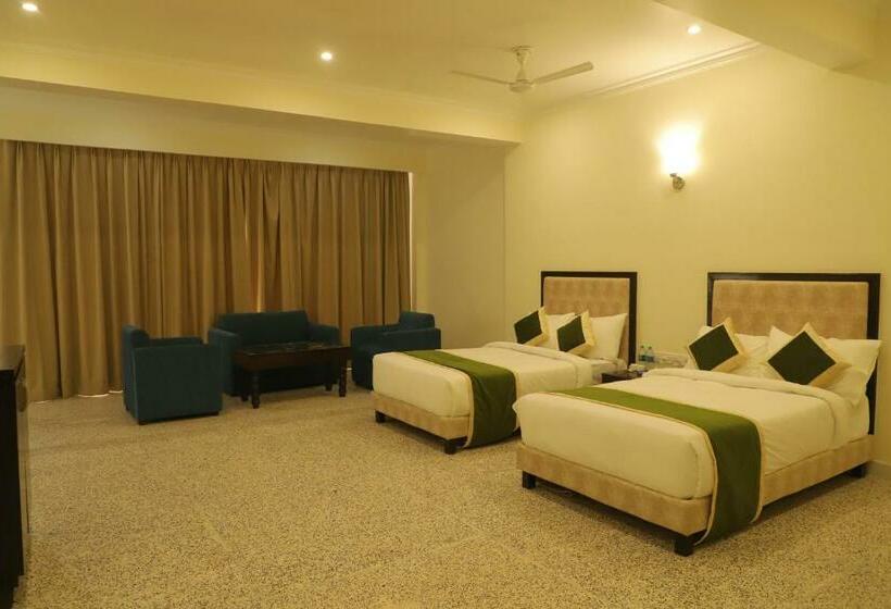 فندق Gautam S And Resort