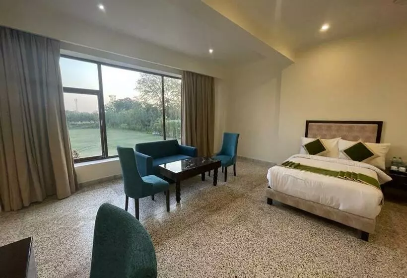 هتل Gautam S And Resort