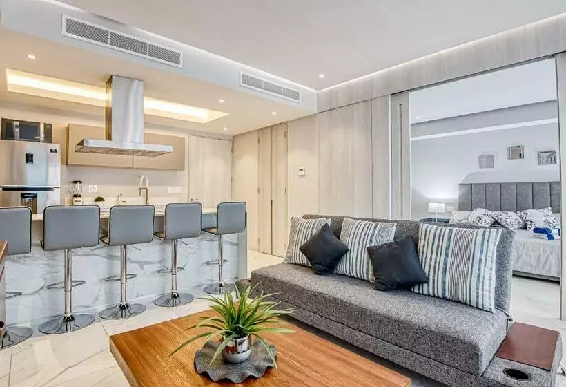 هتل Breeze Easy At Nautico