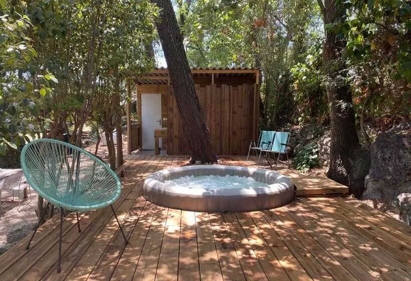 ホテル Les Roulottes De Bayama  Logement Insolite Avec Jacuzzi