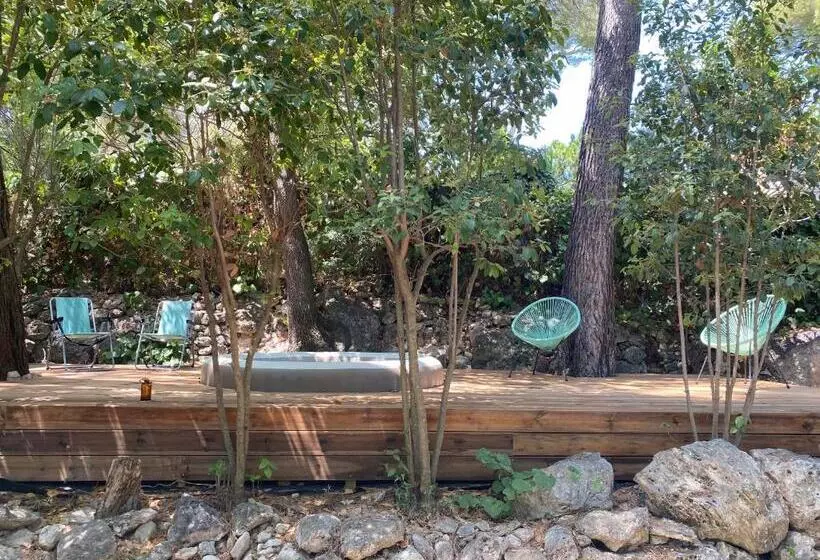 ホテル Les Roulottes De Bayama  Logement Insolite Avec Jacuzzi